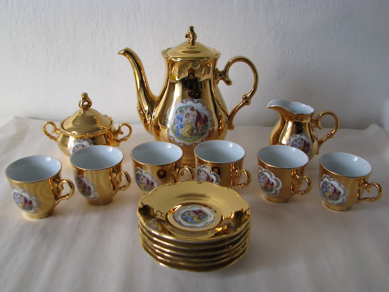 ZLACENÝ PORCELÁNOVÝ SERVIS TŘI GRÁCIE