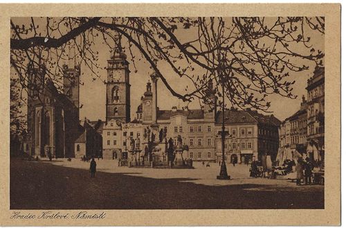 HRADEC KRÁLOVÉ: NÁMĚSTÍ – detail 1