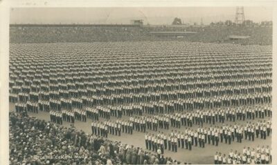 Z IX. SLETU VŠESOKOLSKÉHO V PRAZE 1932 pohlednice