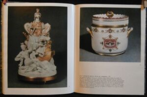 LES ARTS DÉCORATIFS RUSSES