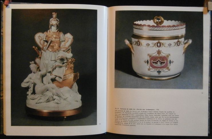 LES ARTS DÉCORATIFS RUSSES