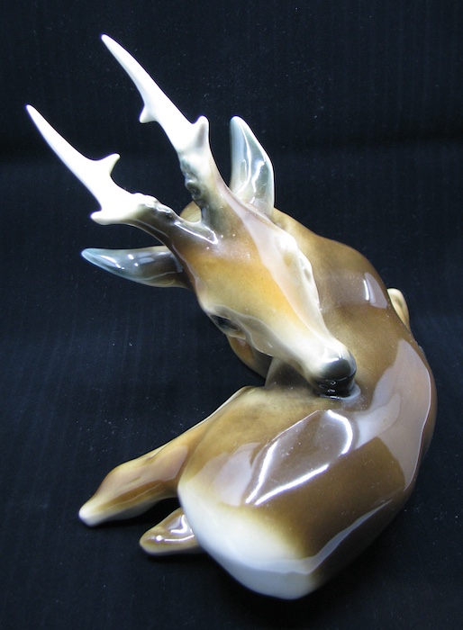 PORCELÁNOVÁ SOŠKA SRNY – detail 2