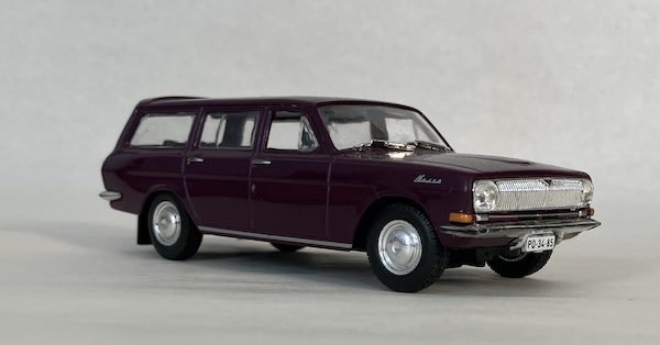 AUTÍČKO VOLGA  GAZ 24-02 – detail 1