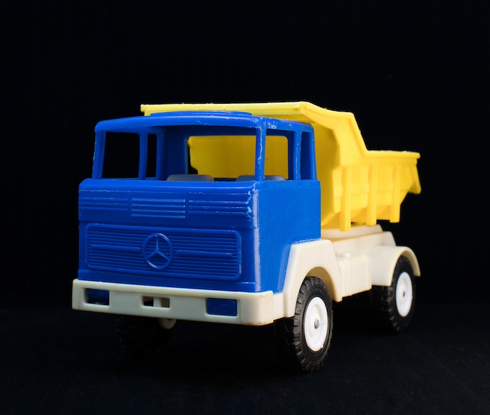 PLASTOVÉ AUTÍČKO MERCEDES