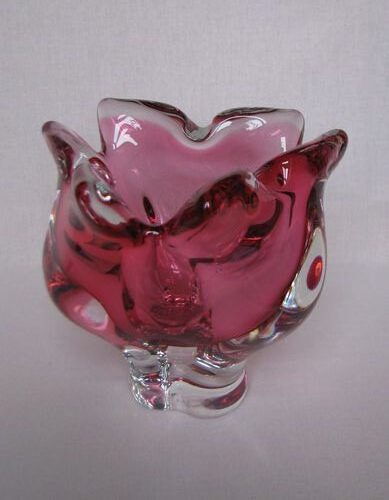 RŮŽOVÝ POPELNÍK Z HUTNÍHO SKLA