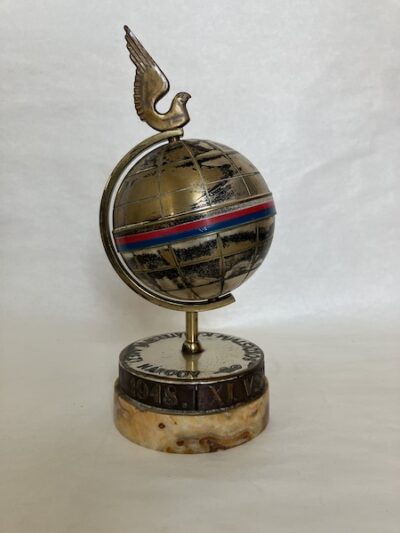 KOVOVÉ TĚŽÍTKO GLOBUS – XI. VŠESOKOLSKÝ SLET V PRAZE 1948