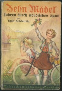 ZEHN MÄDEL – FAHREN DURCH NORDISCHES LAND