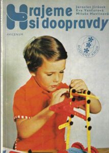 HRAJEME SI DOOPRAVDY