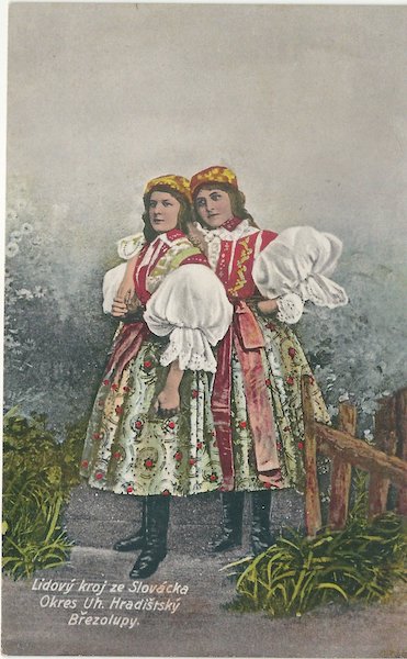 LIDOVÝ KROJ ZE SLOVÁCKA. OKRES UH. HRADIŠŤSKÝ. BŘEZOLUPY. pohlednice