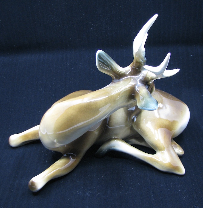 PORCELÁNOVÁ SOŠKA SRNY – detail 1