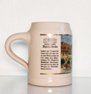 KERAMICKÝ PIVNÍ PŮLLITR KULMBACHER REICHELBRÄU