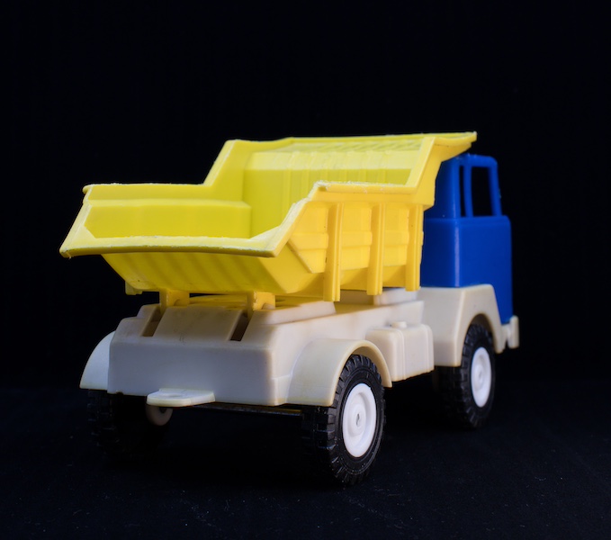 PLASTOVÉ AUTÍČKO MERCEDES – detail 2