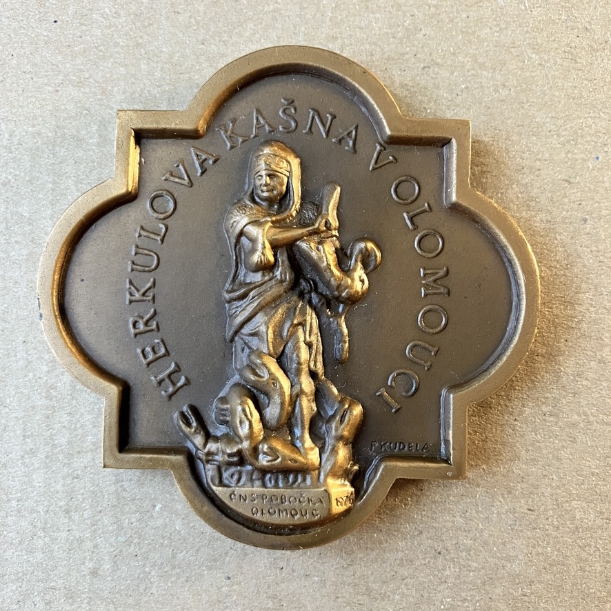 HERKULOVA KAŠNA OLOMOUC - PAMĚTNÍ PLAKETA