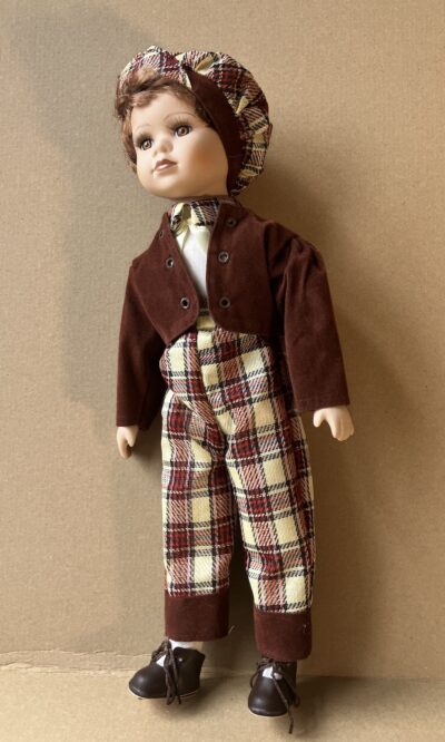 porcelán kluk 1 PORCELÁNOVÁ PANENKA - CHLAPEC