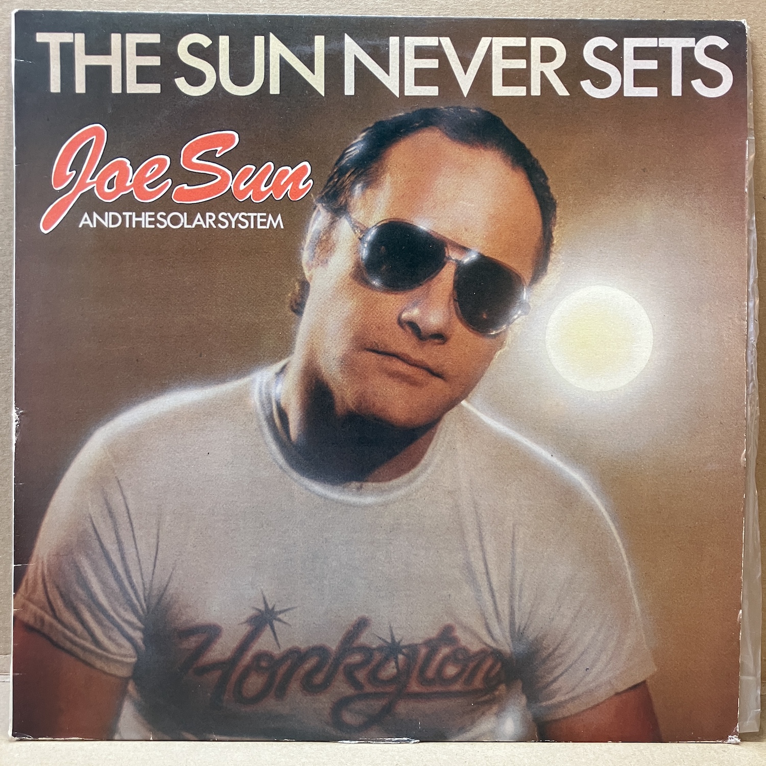 JOE SUN AND THE SOLAR SYSTEM – THE SUN NEVER SETS (LP)